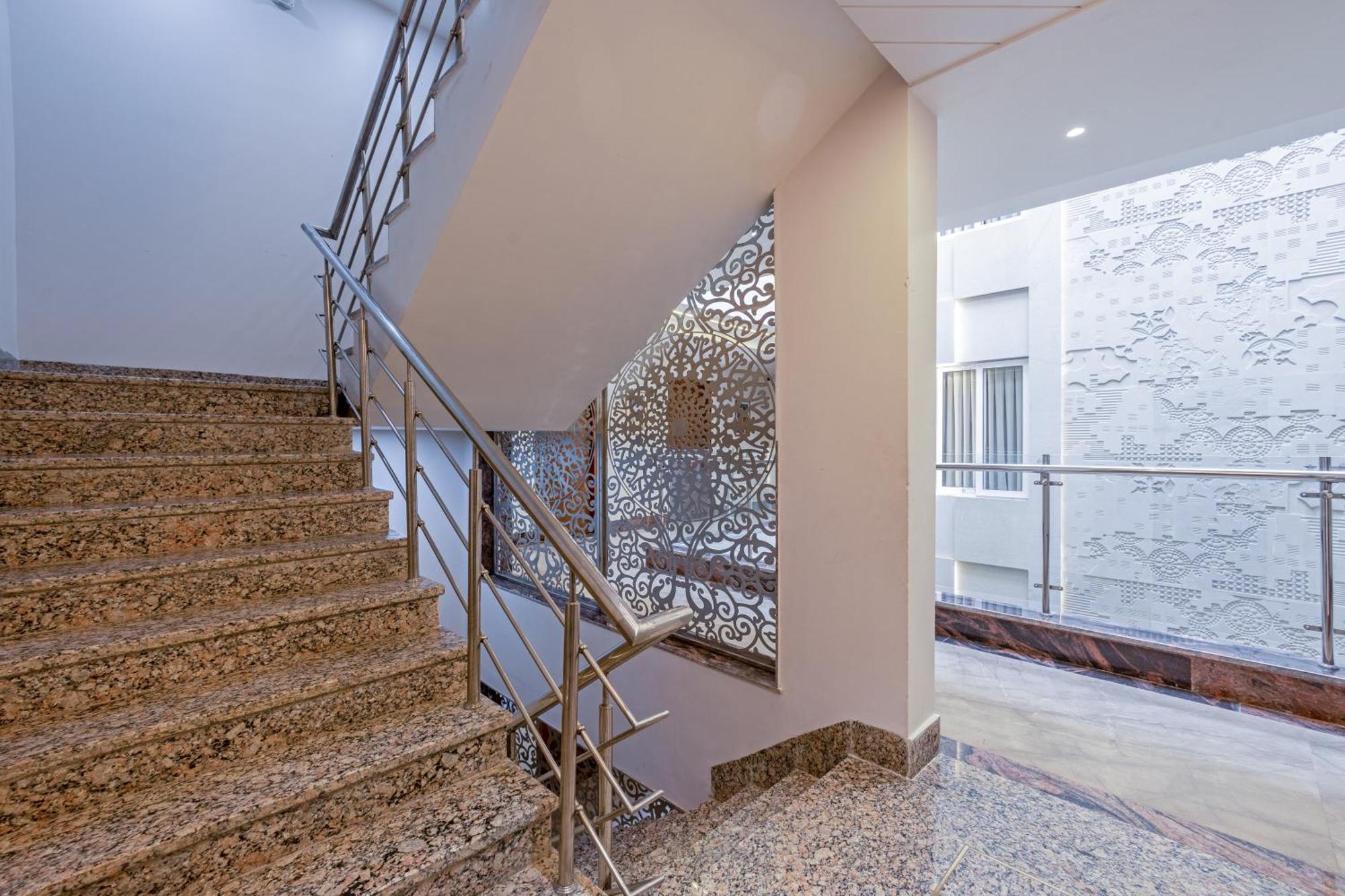 Hotel Ginger Palace Delhi Airport 新德里 外观 照片